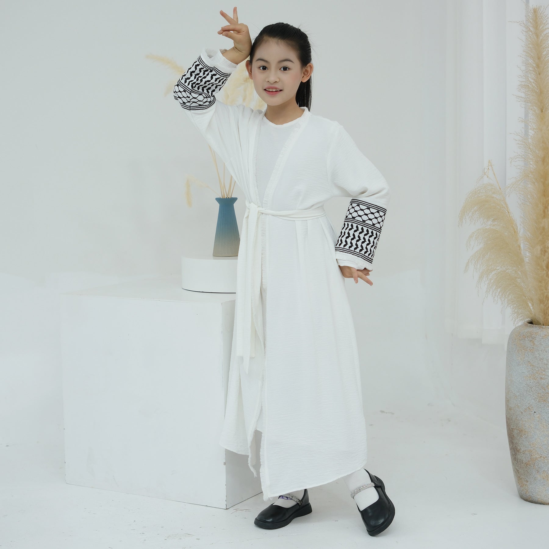 1782#Kids Abaya Keffiyeh Inspired Girls Embroidery Sleeves Women Maxi Dress Islamic Kaftan Trend Abaya