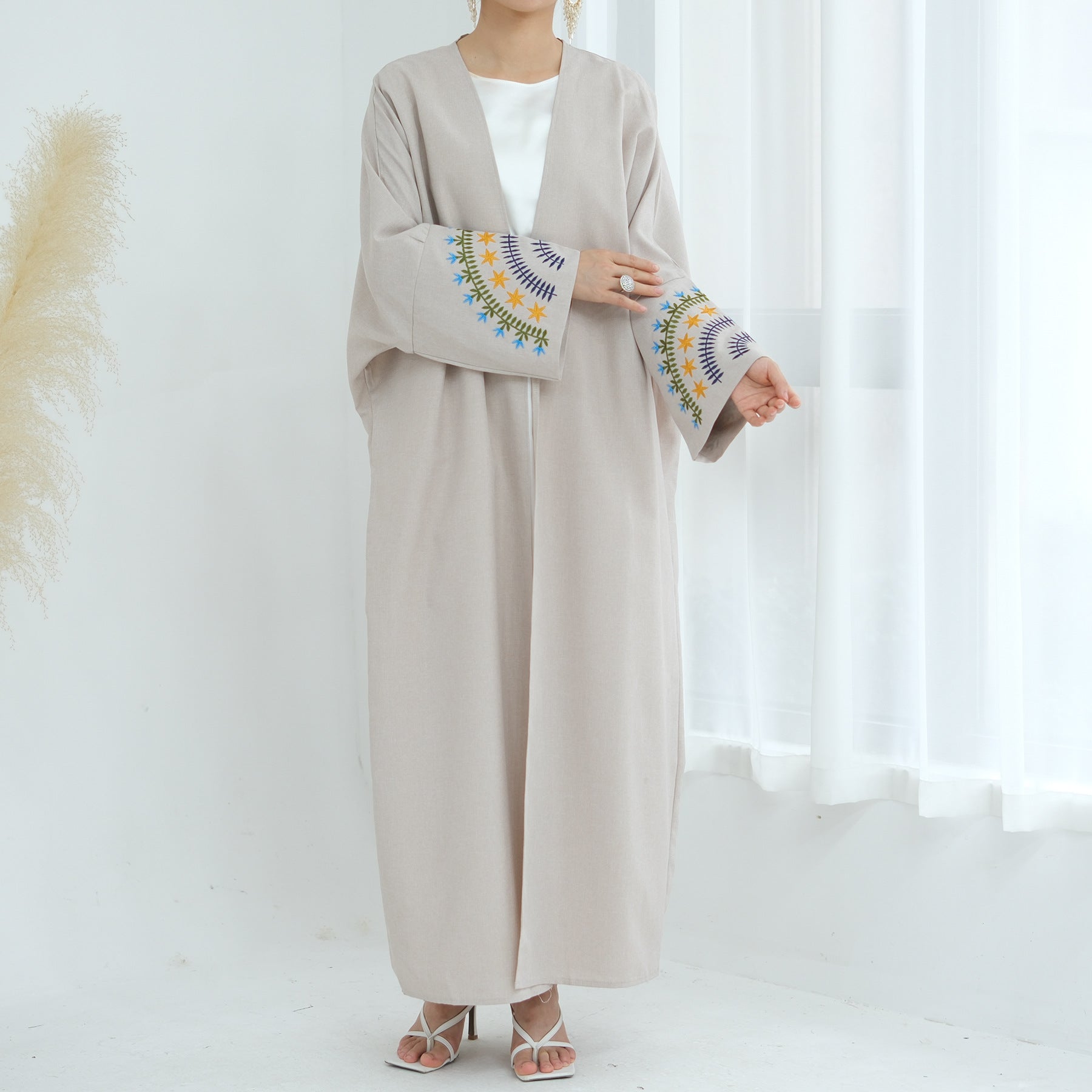 1879# Plus Size Muslim Women Dress Dubai Style Embroidery with Sleeve Cardigan Eid Collection Open Abaya