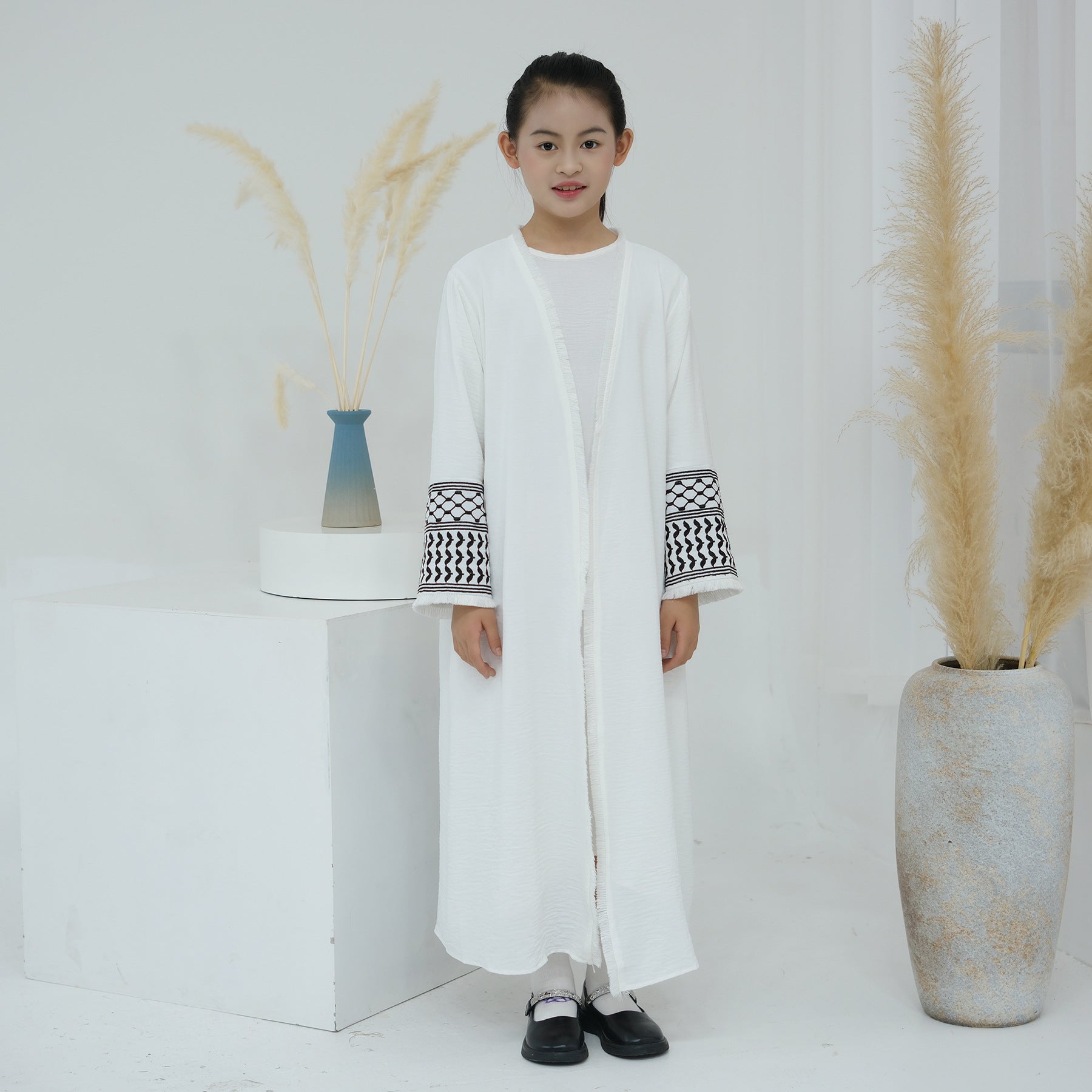 1782#Kids Abaya Keffiyeh Inspired Girls Embroidery Sleeves Women Maxi Dress Islamic Kaftan Trend Abaya