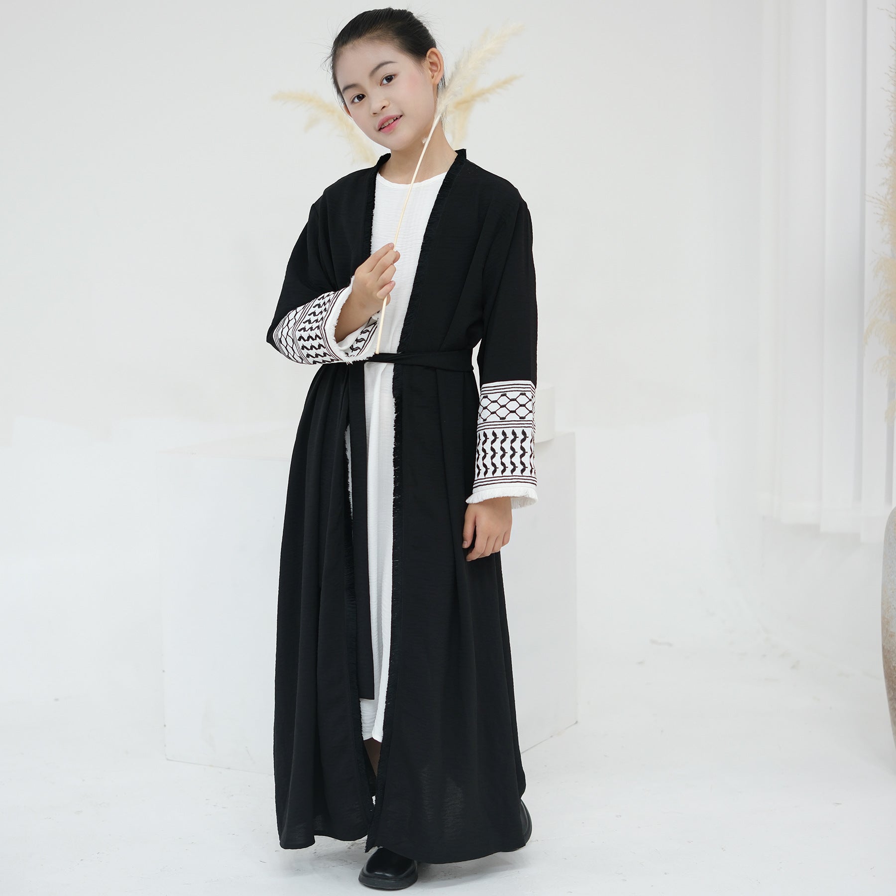 1782#Kids Abaya Keffiyeh Inspired Girls Embroidery Sleeves Women Maxi Dress Islamic Kaftan Trend Abaya