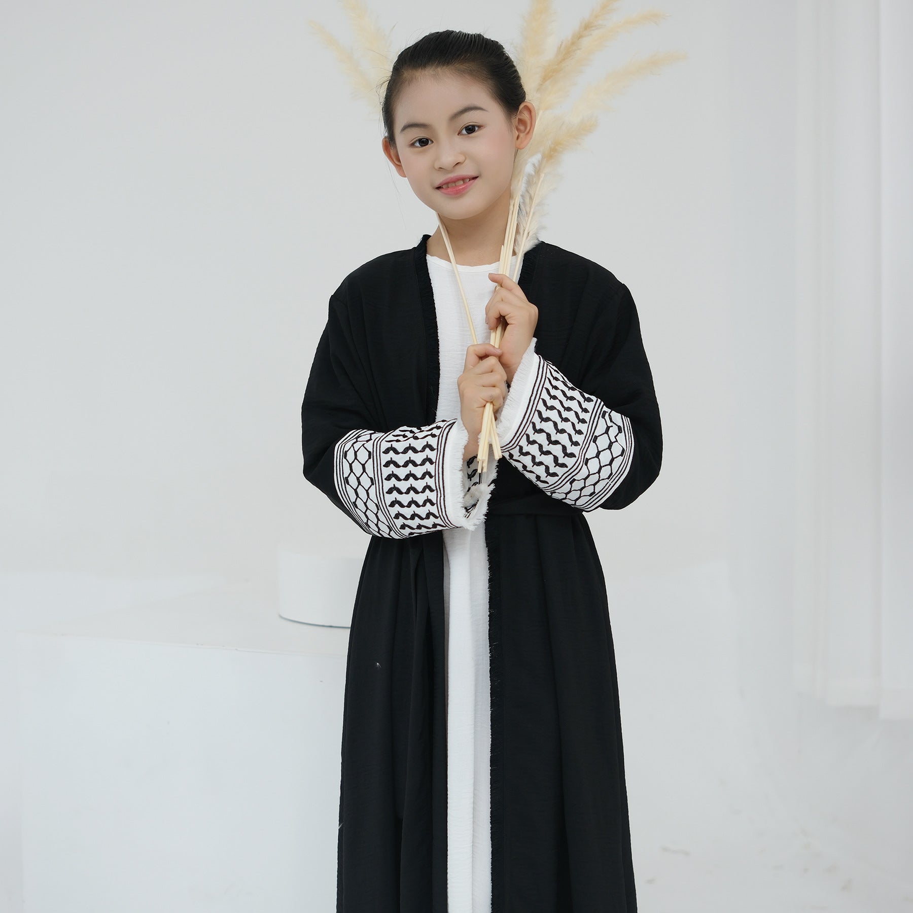 1782#Kids Abaya Keffiyeh Inspired Girls Embroidery Sleeves Women Maxi Dress Islamic Kaftan Trend Abaya