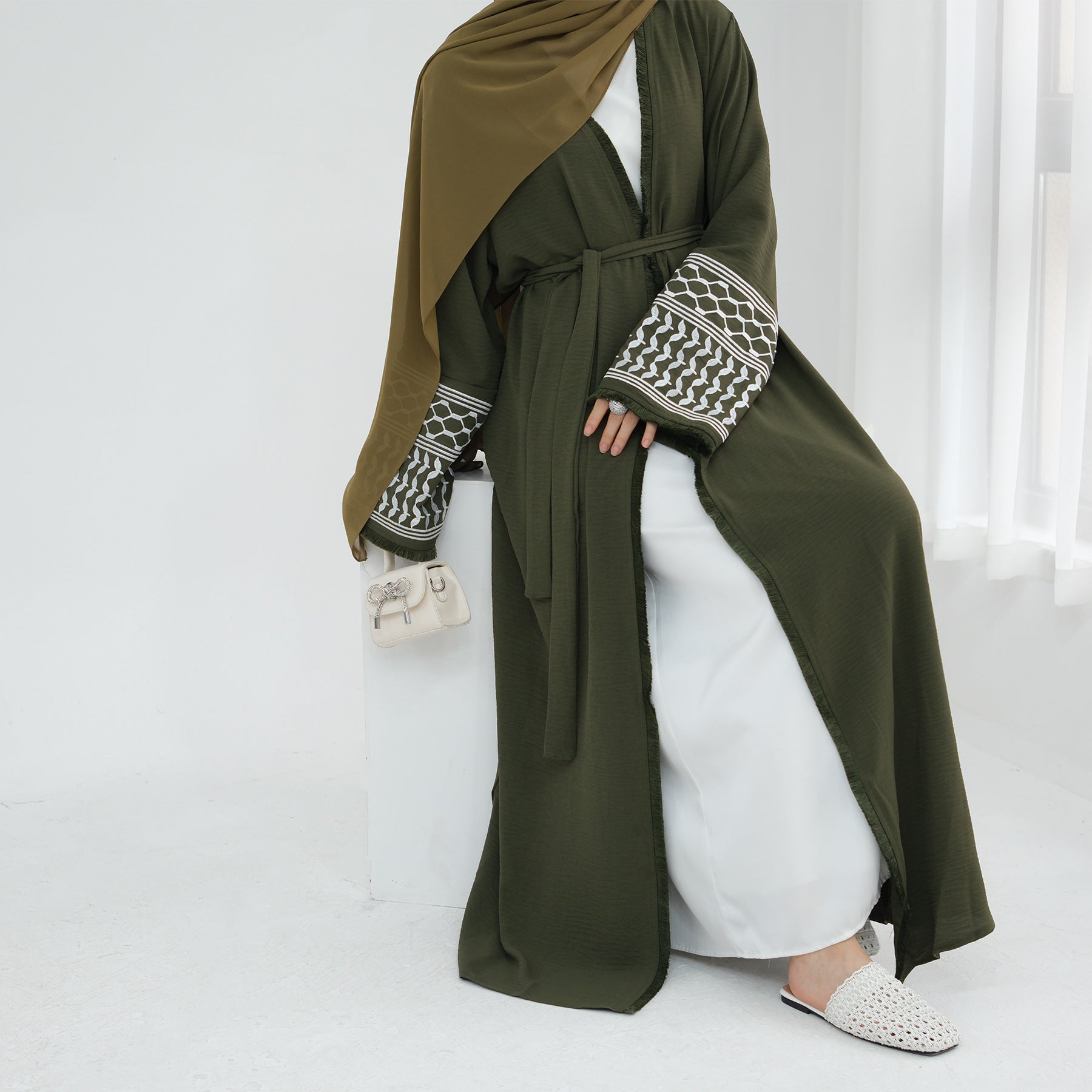 1763# New Soft Crepe Embroidery Kefiyyeh Ramadan Tassel Dubai Abaya Women Modest Islamic Clothing