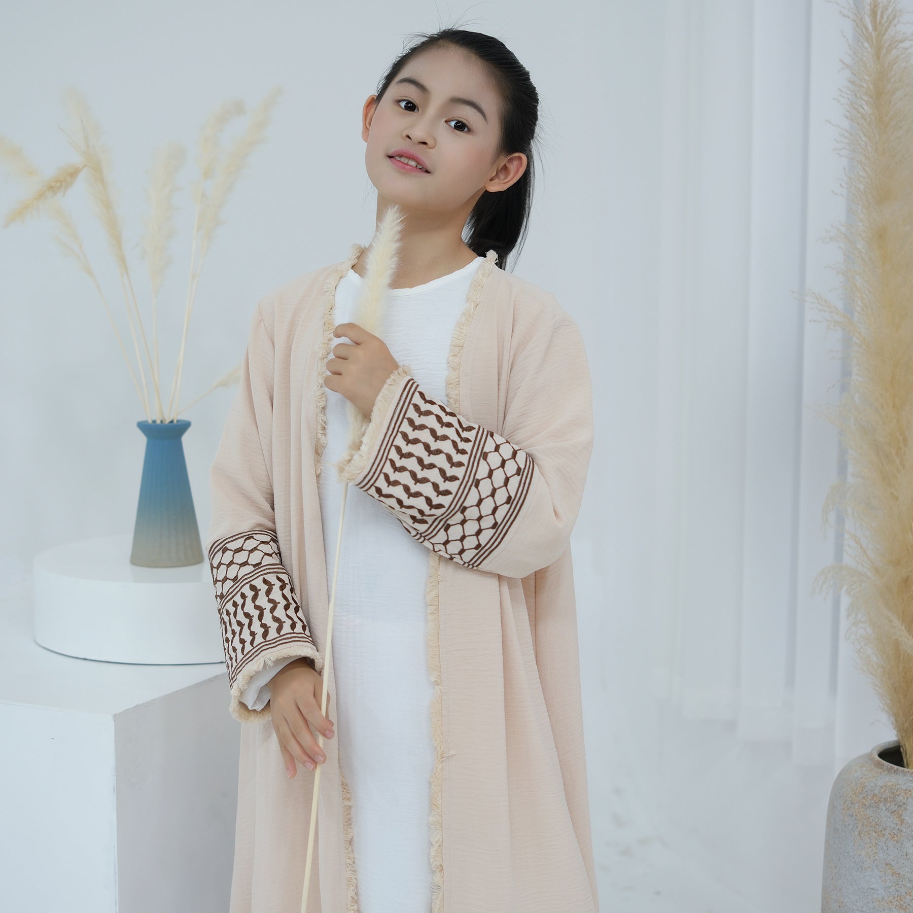 1782#Kids Abaya Keffiyeh Inspired Girls Embroidery Sleeves Women Maxi Dress Islamic Kaftan Trend Abaya