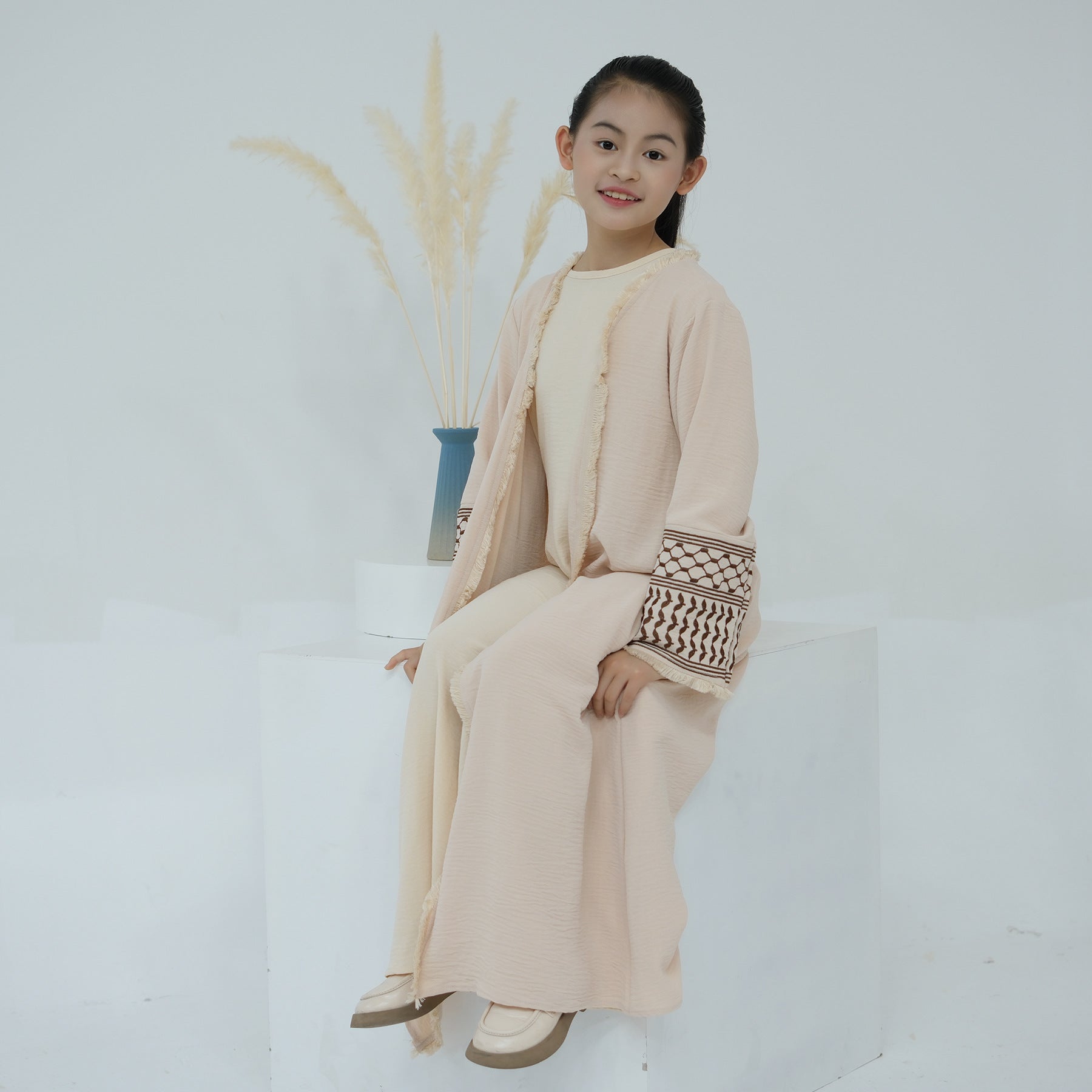 1782#Kids Abaya Keffiyeh Inspired Girls Embroidery Sleeves Women Maxi Dress Islamic Kaftan Trend Abaya