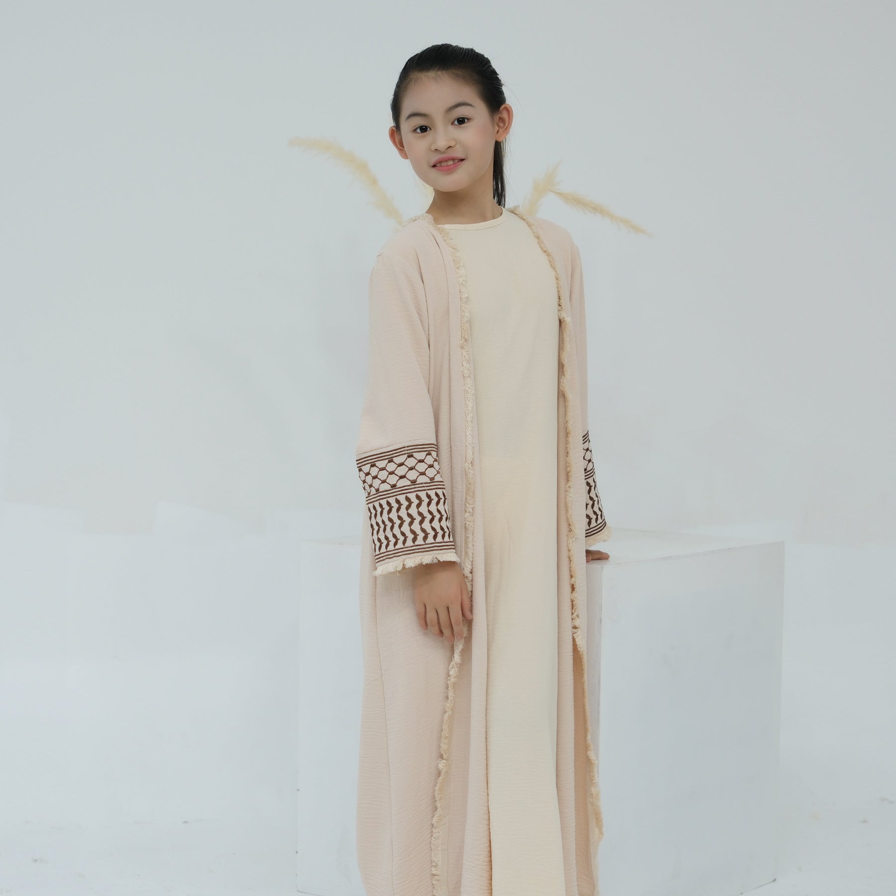 1782#Kids Abaya Keffiyeh Inspired Girls Embroidery Sleeves Women Maxi Dress Islamic Kaftan Trend Abaya