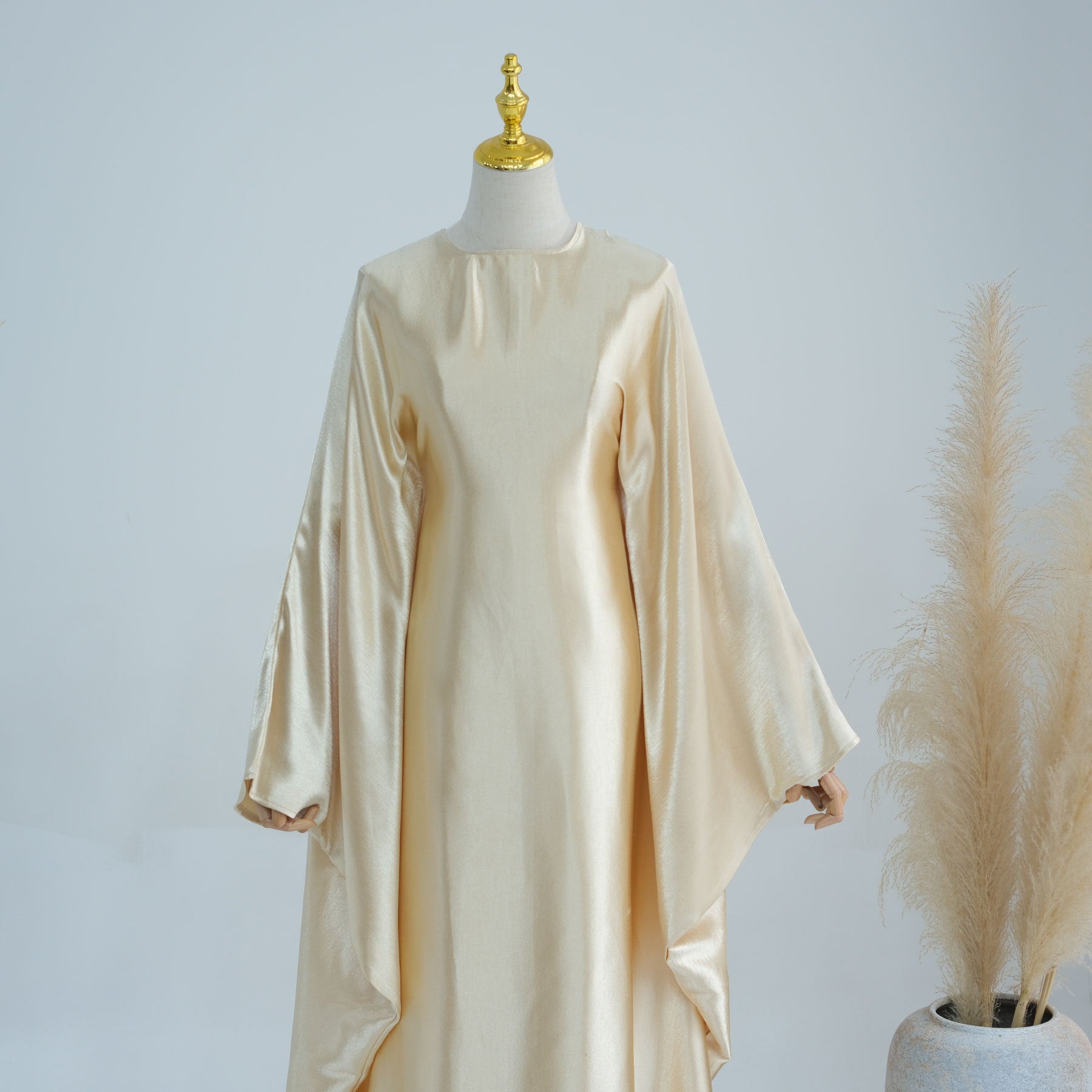 1774#Hot Selling Fashion Elegant Satin Dubai Kaftan Dresses with Tie Belt Butterfly Abaya